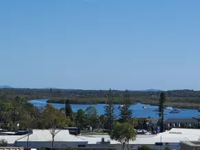 Hastings River Views - CBD Serenity - Image 2