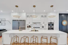 5BR GROUP STAY | King Beds | AC | EV | Parking - Image 3