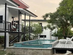Risa’s Retreat Bungalow 4 - Image 2