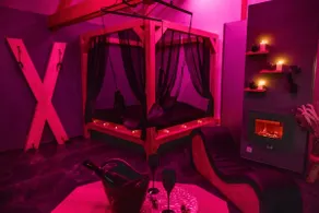 Love-Room, Jacuzzi, private parking ”BreakyWell” - Image 4