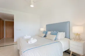 Sunny apartment w/ private garden + sun beds ! - Image 5