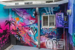 Colorful & Cozy Miami Art Canvas w/HotTub & Murals - Image 2