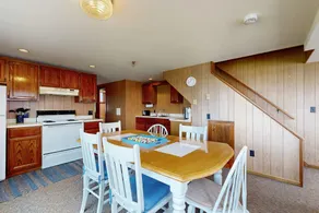 3BR coastal retreat with deck & fast WiFi - Image 5
