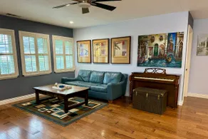 Concord 3br/Jetted tub - Work, entertain, relax! - Image 2