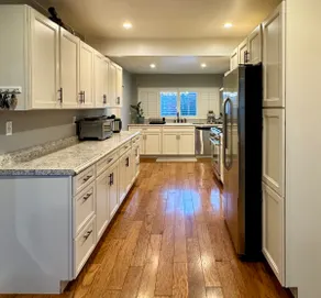 Concord 3br/Jetted tub - Work, entertain, relax! - Image 3