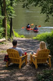 Riverfront Haven: Hot Tub, 5 Beds, Kayaks & More - Image 3