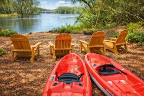 Riverfront Haven: Hot Tub, 5 Beds, Kayaks & More - Image 4