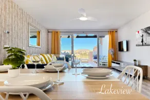 Stunning Lakeview Penthouse - Image 2