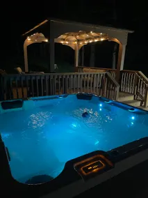 35 Acres, Hiking Trails, Hot Tub, Gazebo, Pets OK - Image 2
