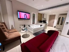High Rise Private Jacuzzi, White Elegance Floor 11 - Image 2
