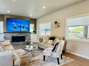 3 Master suites| AC| Free Parking| Fenced Yard - Image 4