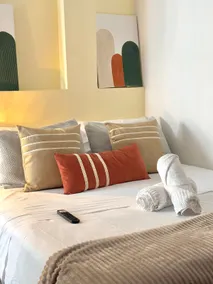 Urban Cozy Loft 202 | WiFi + Top Location - Image 2