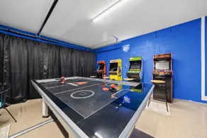 Sean's Retreat WEC Arcade/Game room Tesla Charger! - Image 5