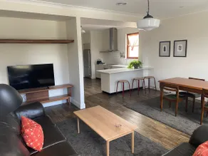 Spacious 2 bedroom apartment in Braidwood - Image 3
