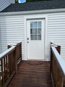 Studio with kitchen and private bathroom, private door - Image 4