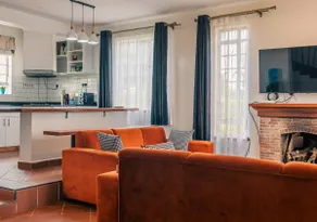 Villa Africana, Modern & Serene with Tea Views - Image 2