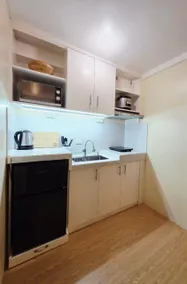 Urban Oasis for 7 with 200 mbps & Netflix - Image 3