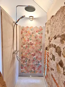 Spacious luxury farmhouse - Image 2