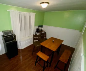 Historic downtown townhouse - Image 5