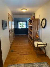 The Yellow Door Inn - Image 5