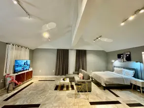The Bon air villa with 4 Queen - Image 4