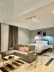 The Bon air villa with 4 Queen - Image 2