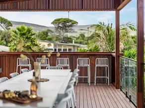 The Deck Sellicks~Family&Pet friendly entertainer - Image 3