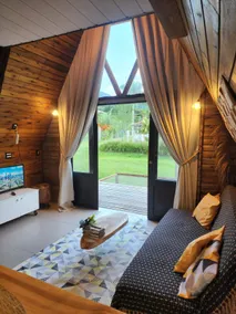 Cabana do Lago, a romantic chalet in the garden. - Image 4