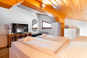 homy Alpine Deluxe Chalet in St Anton im Montafon - Image 3