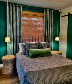 2 bed with W/D, pets ok, 5 min to Farmers Market - Image 3