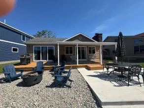 River Trail Retreat by the Bay - Image 3
