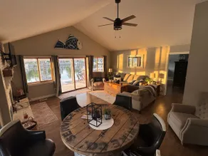 River Trail Retreat by the Bay - Image 2
