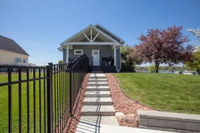 Cozy Waterfront LakeHouse, Boat Rental Available! - Image 4