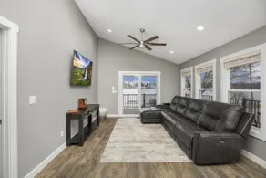 Cozy Waterfront LakeHouse, Boat Rental Available! - Image 5