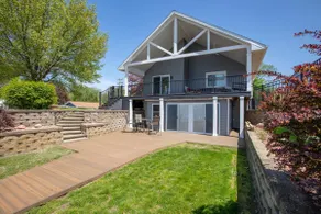 Cozy Waterfront LakeHouse, Boat Rental Available! - Image 2