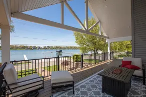 Cozy Waterfront LakeHouse, Boat Rental Available! - Image 3