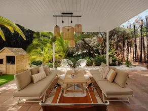 Family villa * pool & garden * 10min walk to beach - Image 2