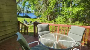 Hudson's Lakefront Cottage - Image 4