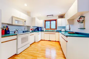 2BR dog-friendly, jetted tub, w/d, close to skiing - Image 4