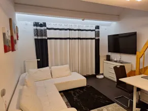 Apartment with air conditioning, smart home and 65-inch TV - Image 4
