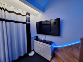 Apartment with air conditioning, smart home and 65-inch TV - Image 3