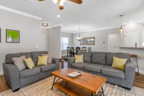 Craftsman Grove - A Tranquil Retreat in GNV - Image 2