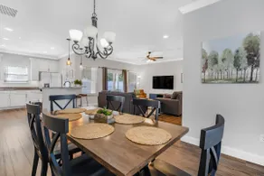 Craftsman Grove - A Tranquil Retreat in GNV - Image 3