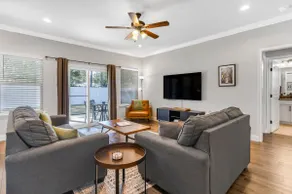 Craftsman Grove - A Tranquil Retreat in GNV - Image 5