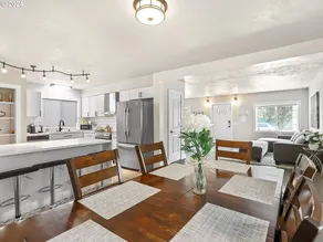 Large Cozy Home - Image 2