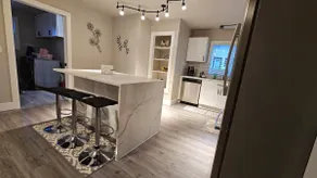 Large Cozy Home - Image 5