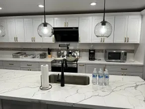 Beautiful home in Bellevue/long term stay discount - Image 4