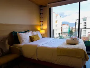 Modern Loft with balcony and mountain views - Image 2