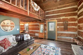 Kit’s Cabin Log Cabin Retreat in Indianapolis - Image 4