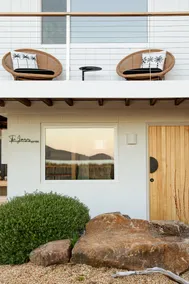 The Joneses- luxury beachfront home for two - Image 3